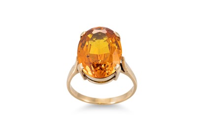 Lot 218 - A 9CT YELLOW GOLD CITRINE SET DRESS RING, the...