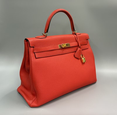 Lot A HERMÉS KELLY II RETOURNE 35 HANDBAG,...