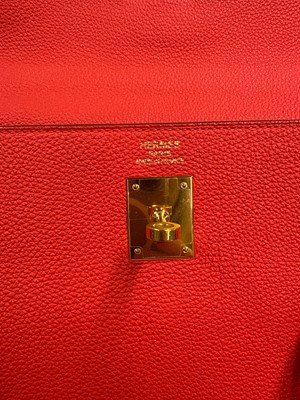 Lot A HERMÉS KELLY II RETOURNE 35 HANDBAG,...