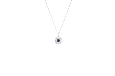 Lot 177 - A DIAMOND AND SAPPHIRE TARGET CLUSTER PENDANT,...