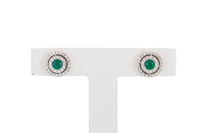 Lot 53 - A PAIR OF DIAMOND AND EMERALD TARGET EARRINGS,...