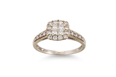 Lot 122 - A DIAMOND CLUSTER RING, the centre cluster of...