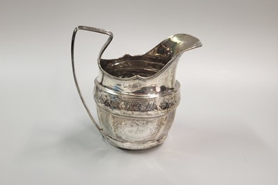Lot 505 - AN IRISH GEORGIAN SILVER CREAM JUG, Dublin...