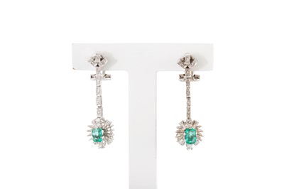 Lot 231 - A PAIR OF EMERALD AND DIAMOND DROP EARRINGS,...