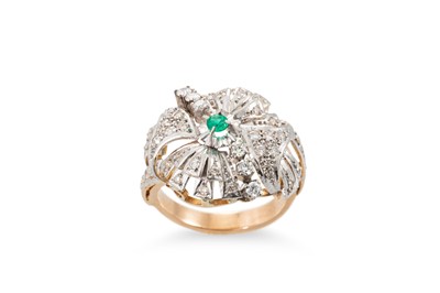 Lot 236 - A RETRO EMERALD AND DIAMOND CLUSTER RING,...