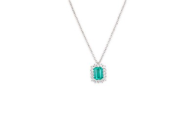 Lot 380 - AN EMERALD AND DIAMOND SET PENDANT, the...