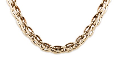 Lot 302 - A 9CT YELLOW GOLD TRIPLE LINK NECKLACE, ca 18"...
