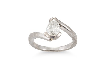 Lot 310 - A SINGLE STONE PEAR SHAPED DIAMOND RING, in...