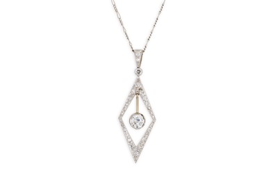Lot 339 - A DIAMOND PENDANT, the central diamond drop in...