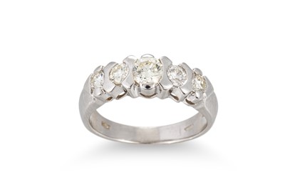 Lot 141 - A FIVE STONE DIAMOND RING, the brilliant cut...