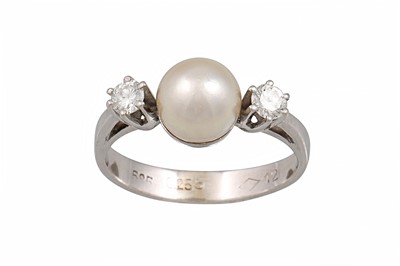 Lot 305 - A VINTAGE PEARL AND DIAMOND THREE STONE RING,...