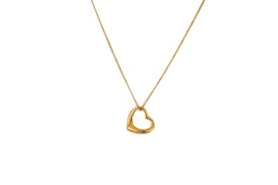 Lot 201 - A 9CT YELLOW GOLD HEART PENDANT, to a 9ct...