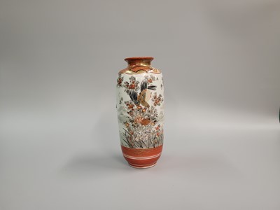 Lot 513 - AN ANTIQUE JAPANESE PORCELAIN TUBULAR VASE,...