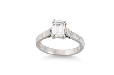 Lot 263 - A DIAMOND SOLITAIRE RING, the emerald cut...