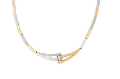 Lot 75 - AN 18CT GOLD TWO-TONE NECKLACE, the...