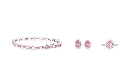 Lot 362 - A SUITE OF DIAMOND AND PINK SAPPHIRE SET OF...