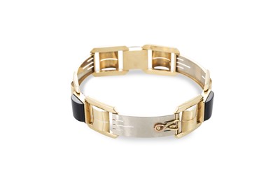Lot 297 - AN ART DECO 1930S ONYX & TWO COLOUR GOLD...