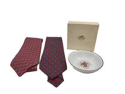 Lot 509 - GENTLEMEN'S DRESSING ROOM ITEMS, to include a...