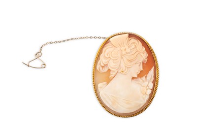 Lot 1 - A CAMEO BROOCH, mounted in 9ct gold
