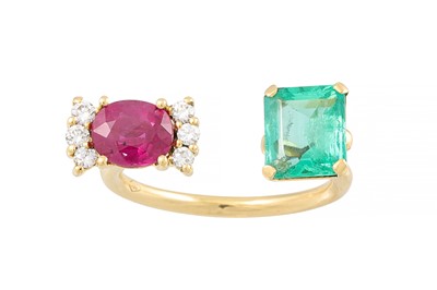 Lot 344 - AN EMERALD, RUBY, AND DIAMOND CROSSOVER RING,...