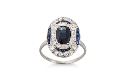 Lot 325 - A SAPPHIRE AND DIAMOND PLAQUE RING, the...