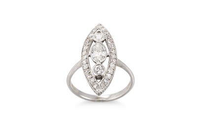 Lot 376 - A DIAMOND NAVETTE CLUSTER RING, the central...
