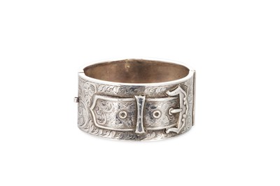 Lot 170 - A VINTAGE SILVER CUFF BRACELET, buckle design,...