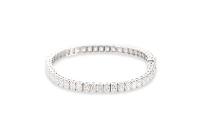 Lot 356 - A FINE QUALITY DIAMOND LINE BRACELET, the...