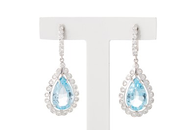 Lot 384 - A PAIR OF DIAMOND AND AQUAMARINE DROP EARRINGS,...