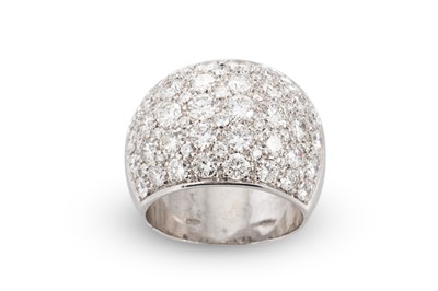 Lot 181 - A DIAMOND CLUSTER RING, pavé set with...