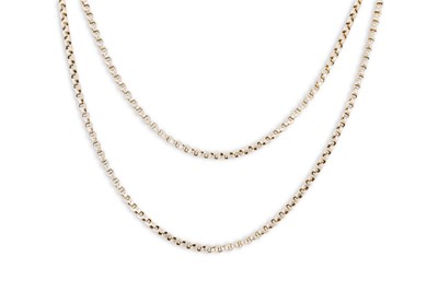 Lot 41 - AN ANTIQUE YELLOW METAL MUFF CHAIN, shaped...