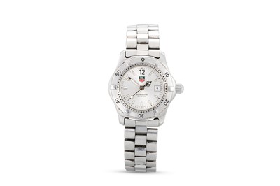 Lot 400 - A LADY'S TAG HEUER PROFESSIONAL WRISTWATCH,...