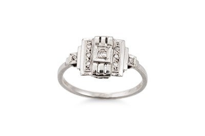Lot 149 - A DIAMOND SET ART DECO RING, mounted in 18ct...