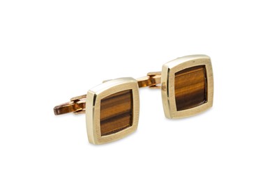 Lot 61 - A PAIR OF VINTAGE 1970'S DESIGN 14CT GOLD...