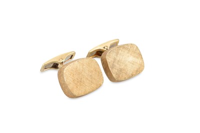 Lot 65 - A PAIR OF VINTAGE 1970'S DESIGN 14CT GOLD...