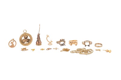 Lot 39 - A COLLECTION OF 9CT GOLD ITEMS, damages, for...