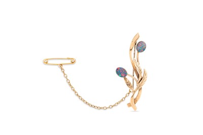Lot 339 - A BROOCH OF NATURLISTIC FORM, set with...