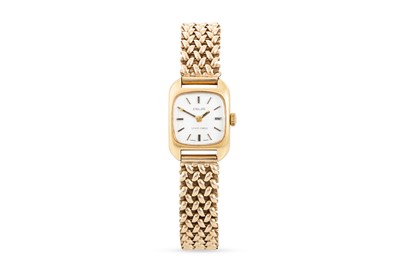 Lot 409 - A VINTAGE "ENICAR" LADY'S GOLD WRISTWATCH, a...