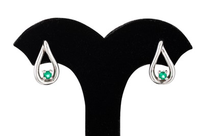 Lot 65 - A PAIR OF EMERALD AND 14CT WHITE GOLD EARRINGS,...