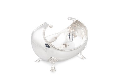 Lot 503 - AN IMPRESSIVE EDWARDIAN SILVER GEORGIAN STYLE...