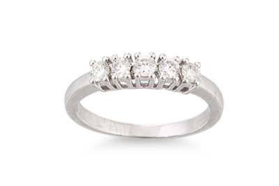 Lot 160 - A DIAMOND FIVE STONE RING, the round brilliant...