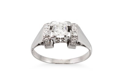 Lot 75 - A DIAMOND RING, the brilliant cut diamond to...