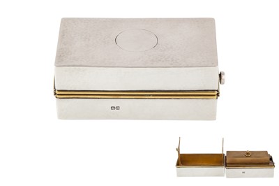 Lot 521 - AN UNUSUAL GEORGE V SILVER CASED GENTLEMAN'S...