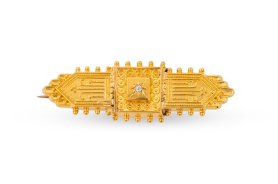 Lot 83 - AN ANTIQUE 15CT GOLD DIAMOND BROOCH, Etruscan...