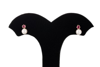 Lot 88 - A PAIR OF CULTURED PEARL AND RUBY EARRINGS,...