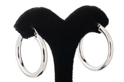 Lot 121 - A PAIR OF 18CT GOLD HOOP EARRINGS, 1"diameter