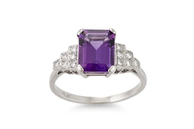 Lot 126 - AN AMETHYST RING, to diamond shoulders,...