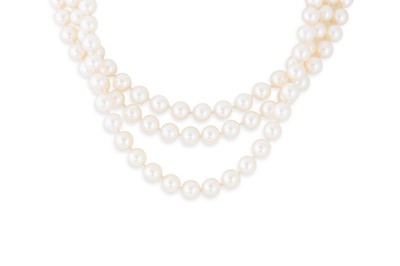 Lot 136 - A THREE STRANDED CULTURED PEARL NECKLACE, to a...