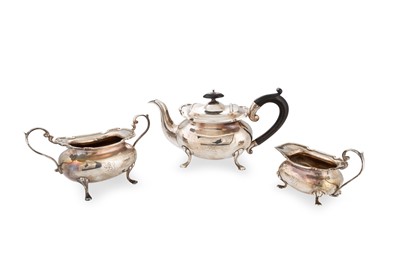 Lot 505 - AN EDWARDIAN SILVER TEA SET, to include a tea...