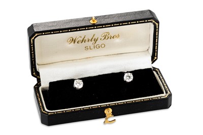 Lot 235 - A PAIR OF DIAMOND STUD EARRINGS, the brilliant...
